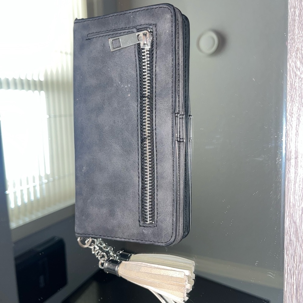 Clair’s wallet - Picture 2 of 3